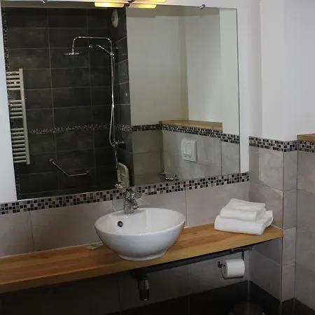 Logis & Restaurant - Le Manoir De 3* Gavrelle