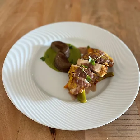Logis & Restaurant - Le Manoir De