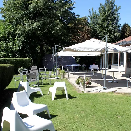 Logis & Restaurant - Le Manoir De Отель