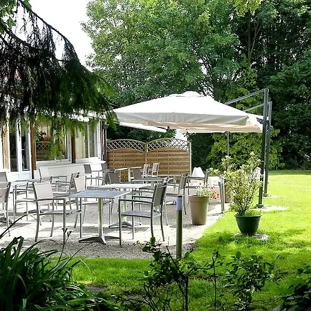 Отель Logis & Restaurant - Le Manoir De Gavrelle