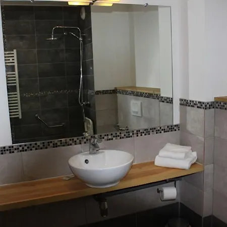 Logis & Restaurant - Le Manoir De