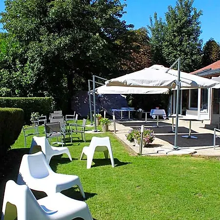 Logis & Restaurant - Le Manoir De 호텔