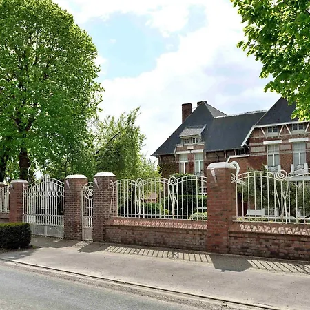 Logis & Restaurant - Le Manoir De Hotel