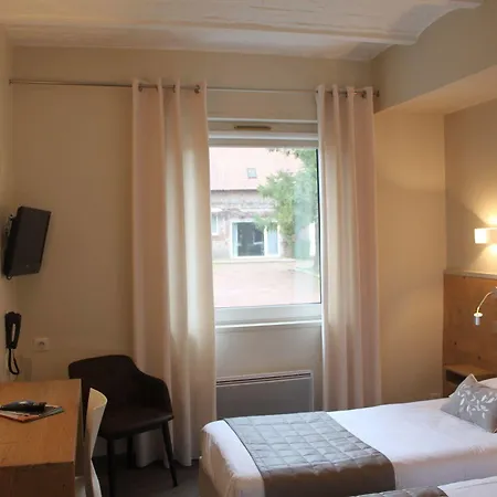 Hotel Logis & Restaurant - Le Manoir De Gavrelle